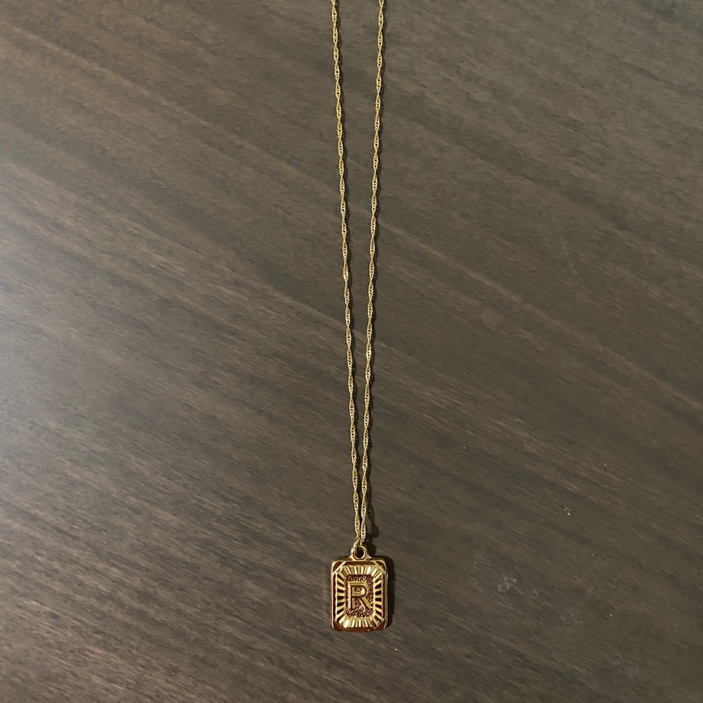 Gold initial necklace R - Picture 5 of 6